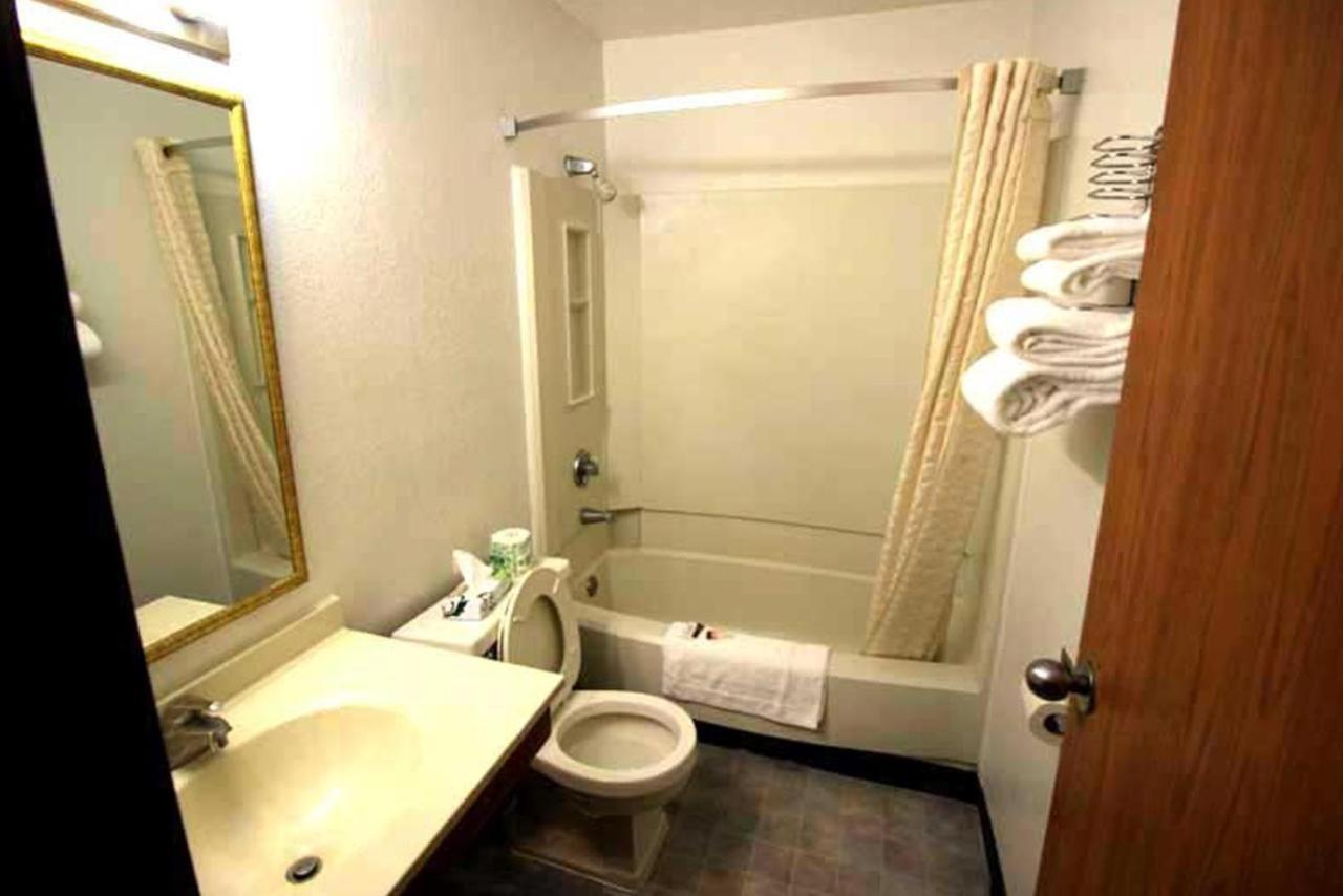 Norwood Inn Minneapolis Roseville Kültér fotó